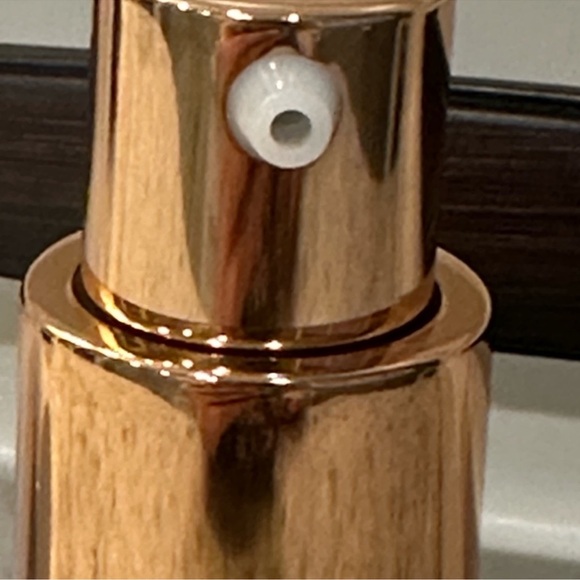 Charlotte Tilbury Magic Cream Light 15ml - Picture 10 of 10